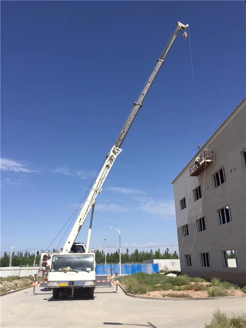 乾县“轻装强干”—— 吊车的 “轻量化臂架” 技术